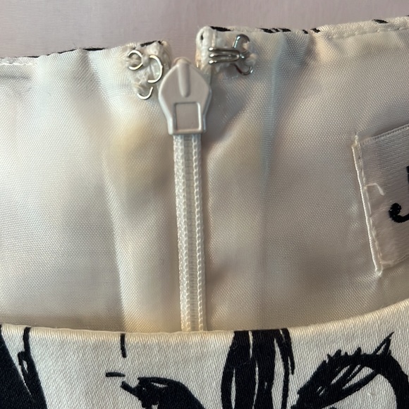 J.B.S. LTD Back/White Floral Dress Size 14 - Picture 6 of 6